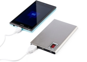 Powerbank 'Flatline' aus Aluminium