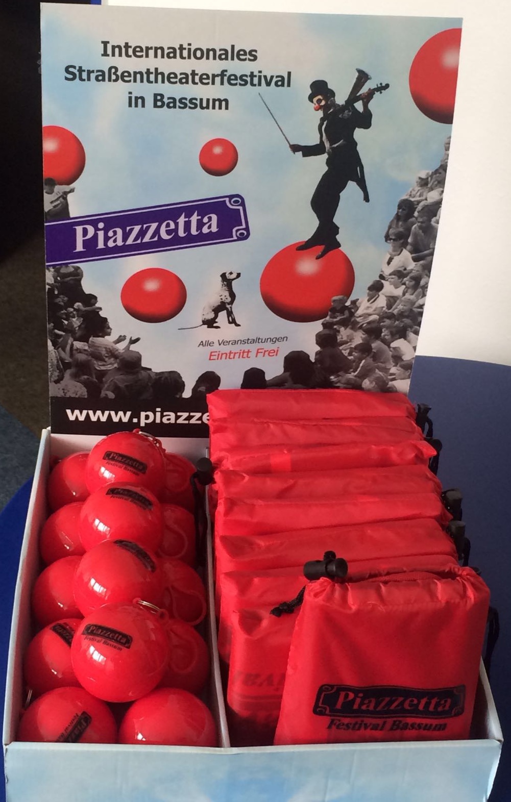 BizTune fertigt Merchandise Sitzkissen für Piazzetta Bassum 
